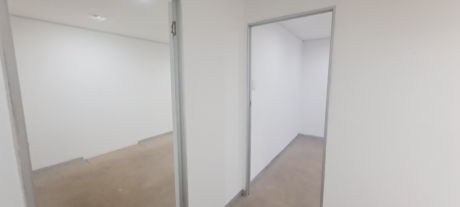To Let commercial Property for Rent in Sonstraal Western Cape